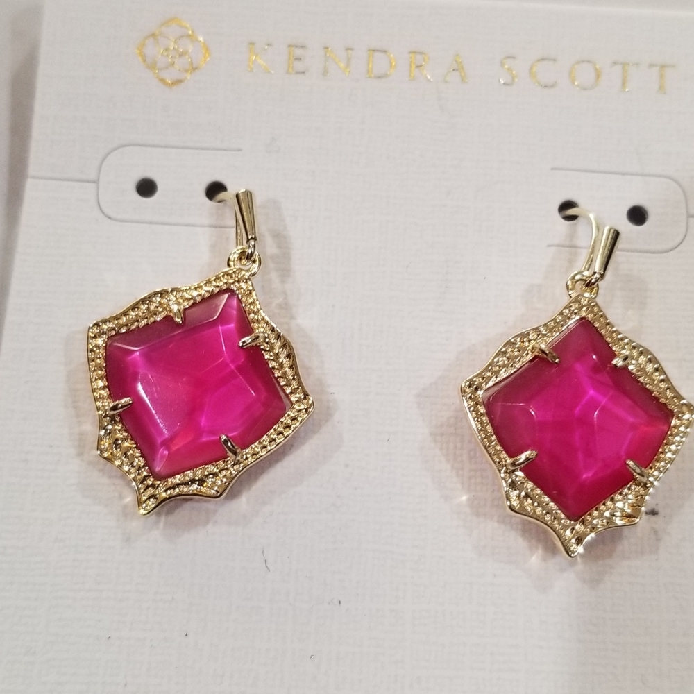 Beautiful NWT Kendra Scott Pink Azalea Illusion Small Drop Earrings